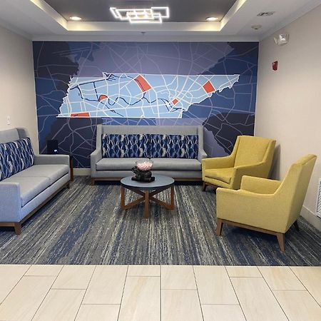 Holiday Inn Express & Suites Dyersburg By Ihg Екстериор снимка