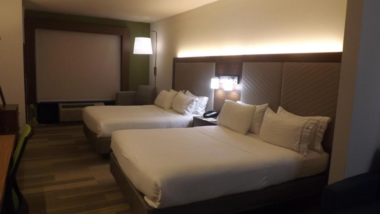 Holiday Inn Express & Suites Dyersburg By Ihg Екстериор снимка