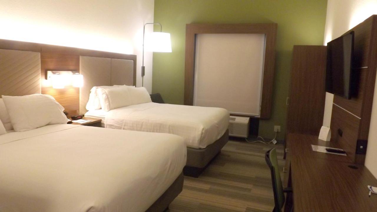 Holiday Inn Express & Suites Dyersburg By Ihg Екстериор снимка