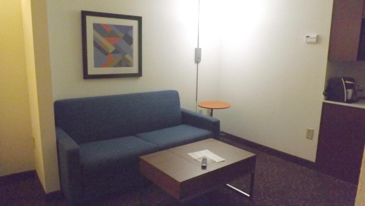 Holiday Inn Express & Suites Dyersburg By Ihg Екстериор снимка