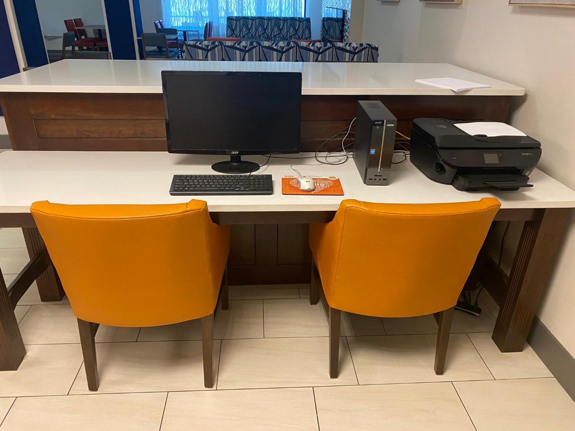 Holiday Inn Express & Suites Dyersburg By Ihg Екстериор снимка