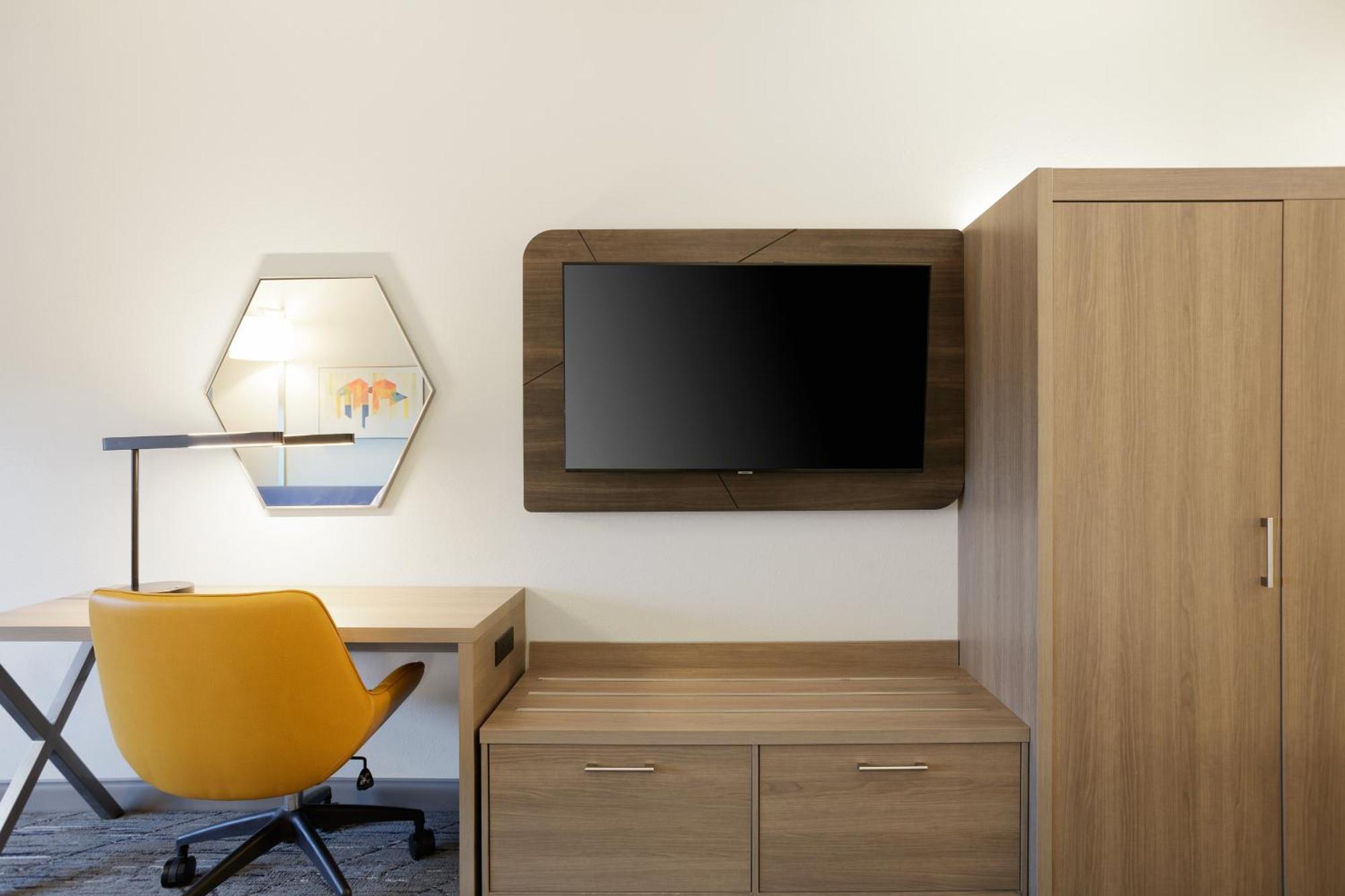 Holiday Inn Express & Suites Dyersburg By Ihg Екстериор снимка