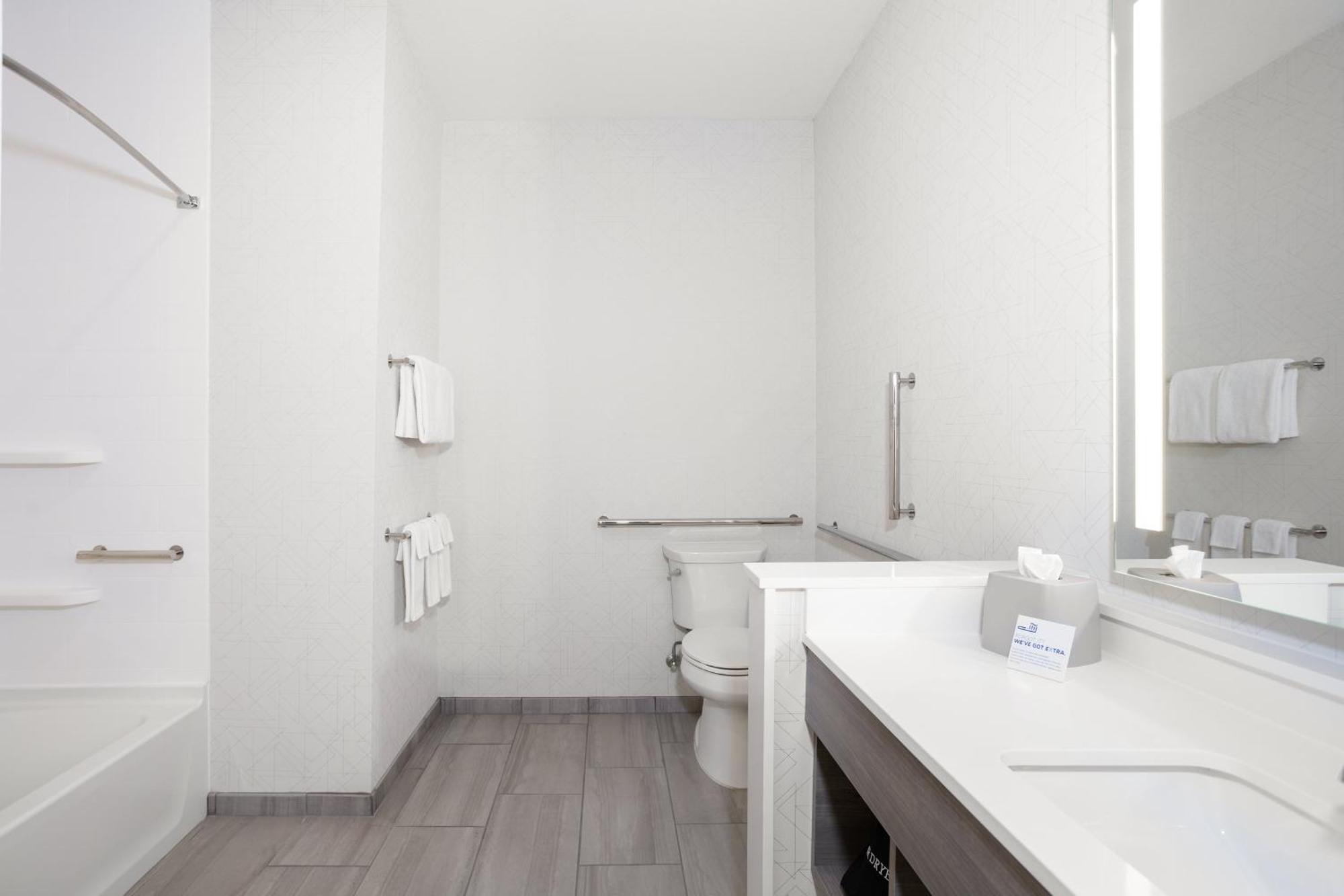 Holiday Inn Express & Suites Dyersburg By Ihg Екстериор снимка