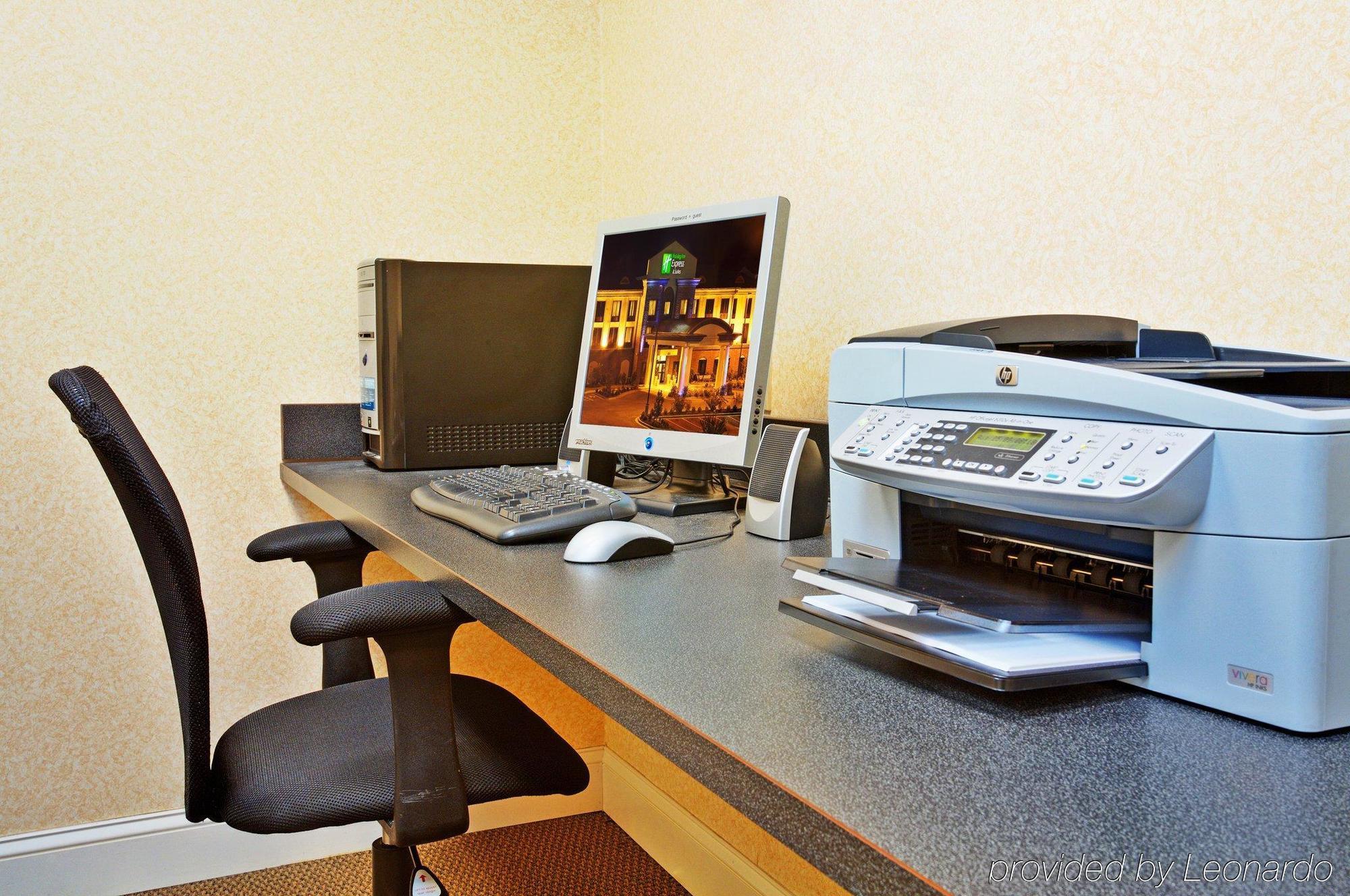 Holiday Inn Express & Suites Dyersburg By Ihg Съоръжения снимка