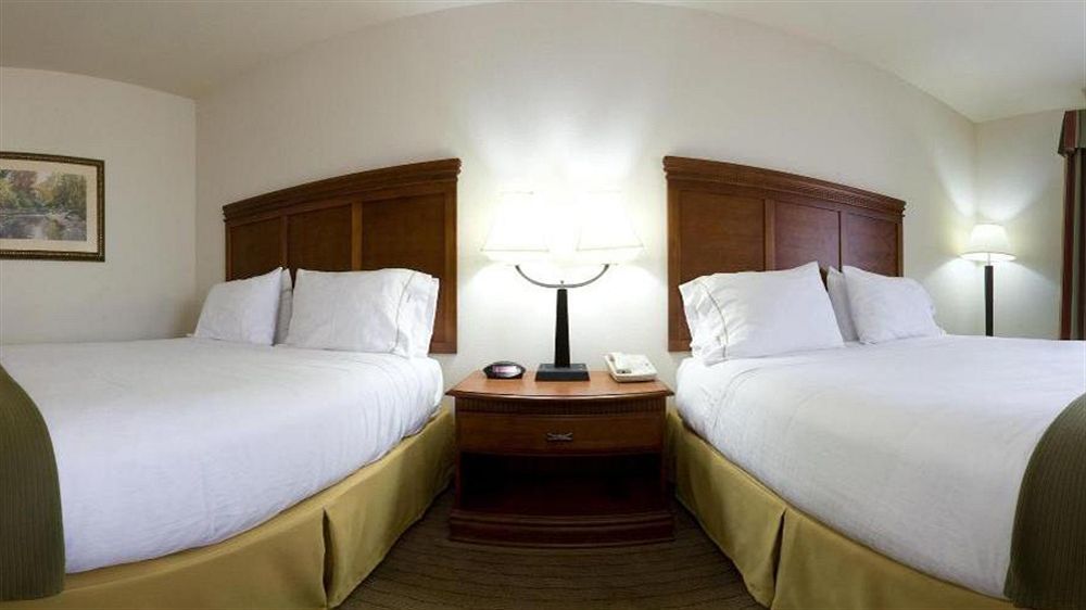 Holiday Inn Express & Suites Dyersburg By Ihg Екстериор снимка